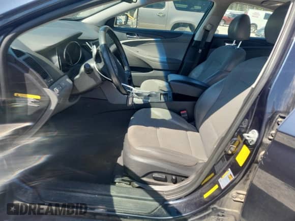 2012 Hyundai Sonata SE с VIN 5NPEC4AB8CH341061, выставлен на аукционе Copart как лот 72029275 с пробегом 208 704 миль миль и Списание • Salvage title. История ставок и продаж доступна на DreamBid. Изображение 7.