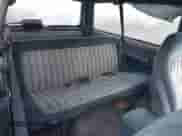 1994 Chevrolet Blazer z VIN 1GNEK18K5RJ300899, wystawiony jako IAAI lot #43484447 z przebiegiem 318 795 mil mil oraz . Historia ofert i sprzedaży dostępna na DreamBid. Obrazek 8.