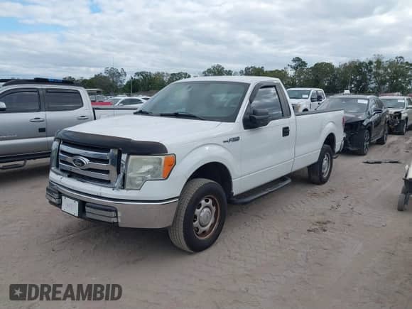 2009 Ford F-150 XL z VIN 1FTRF12819KB23175, wystawiony jako IAAI lot #40892119 z przebiegiem 264 352 mil mil oraz . Historia ofert i sprzedaży dostępna na DreamBid. Obrazek 2.