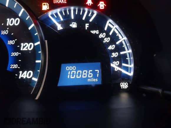 2013 Toyota Camry LE z VIN 4T1BD1FK8DU064728, wystawiony jako IAAI lot #42398146 z przebiegiem 100 867 mil mil oraz . Historia ofert i sprzedaży dostępna na DreamBid. Obrazek 16.