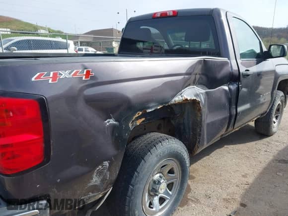 2014 Chevrolet Silverado 1500 Work Truck z VIN 1GCNKPEC6EZ296723, wystawiony jako IAAI lot #42026115 z przebiegiem 247 718 mil mil oraz . Historia ofert i sprzedaży dostępna na DreamBid. Obrazek 17.