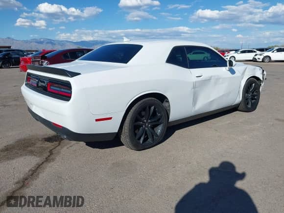 2018 Dodge Challenger SXT with VIN 2C3CDZAG1JH178583, listed as a IAAI auction lot 43353022 with 51,096 mi miles and . Bid and sale history available at DreamBid. Image 4.