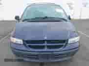 1999 Dodge Caravan SE z VIN 1B4GP44G9XB831601, wystawiony jako IAAI lot #43088597 z przebiegiem 99 819 mil mil oraz . Historia ofert i sprzedaży dostępna na DreamBid. Obrazek 6.