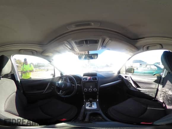 2018 Subaru Forester Premium z VIN JF2SJAEC5JH405628, wystawiony jako IAAI lot #43463543 z przebiegiem 106 481 mil mil oraz . Historia ofert i sprzedaży dostępna na DreamBid. Obrazek 19.