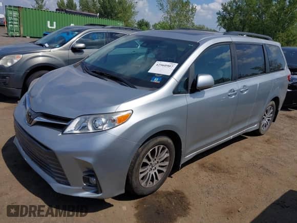 2020 Toyota Sienna XLE Auto Access Seat z VIN 5TDYZ3DC0LS035217, wystawiony jako IAAI lot #42960907 z przebiegiem 95 376 mil mil oraz . Historia ofert i sprzedaży dostępna na DreamBid. Obrazek 2.