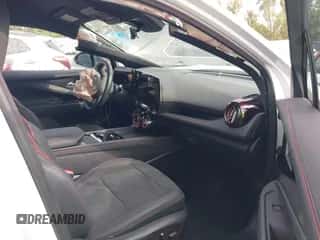 2024 Chevrolet Blazer EV eAWD RS с VIN 3GNKDCRJ4RS279735, выставлен на аукционе IAAI как лот 43114424 с пробегом 1 919 миль миль и . История ставок и продаж доступна на DreamBid. Изображение 5.