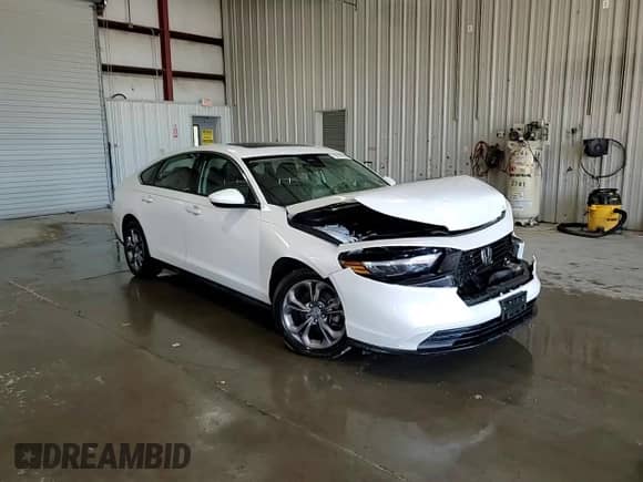 2024 Honda Accord EX z VIN 1HGCY1F34RA014232, wystawiony jako Copart lot #70879925 z przebiegiem 11 074 mil mil oraz Szkoda całkowita • Salvage title. Historia ofert i sprzedaży dostępna na DreamBid. Obrazek 14.