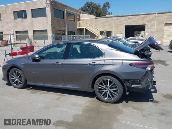 2021 Toyota Camry Hybrid XLE with VIN 4T1F31AK9MU560049, listed as a IAAI auction lot 42211169 with 182,185 mi miles and . Bid and sale history available at DreamBid. Image 15.