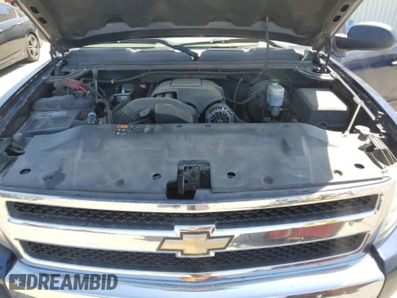 2011 Chevrolet Silverado 1500 LS z VIN 1GCRCREA0BZ303895, wystawiony jako Copart lot #57750935 z przebiegiem 212 073 mil mil oraz Szkoda całkowita • Salvage title. Historia ofert i sprzedaży dostępna na DreamBid. Obrazek 11.