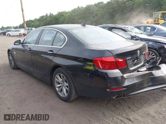 2014 BMW 5 Series 528i xDrive with VIN WBA5A7C50ED615857, listed as a IAAI auction lot 42926355 with 131,175 mi miles and . Bid and sale history available at DreamBid. Image 3.