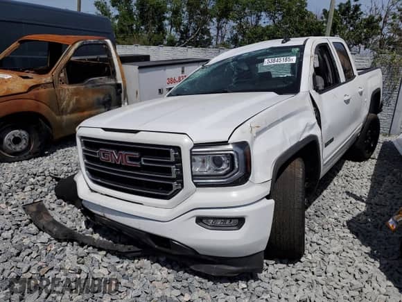 2018 GMC Sierra 1500 z VIN 1GTR1LEC8JZ305803, wystawiony jako Copart lot #53845185 z przebiegiem 19 681 mil mil oraz Szkoda całkowita • Salvage title. Historia ofert i sprzedaży dostępna na DreamBid. Obrazek 2.
