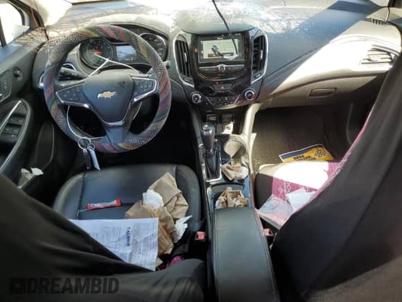 2018 Chevrolet Cruze Premier с VIN 3G1BF6SM3JS615011, выставлен на аукционе Copart как лот 86972635 с пробегом 115 684 миль миль и Списание • Salvage title. История ставок и продаж доступна на DreamBid. Изображение 8.