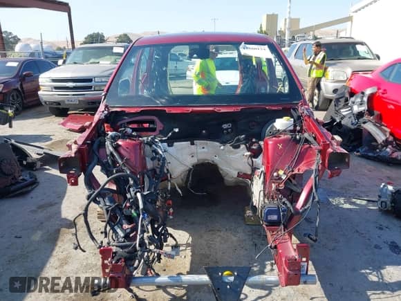 2015 Jeep Grand Cherokee SRT z VIN 1C4RJFDJXFC237838, wystawiony jako IAAI lot #42380124 z przebiegiem Nie podano mil oraz . Historia ofert i sprzedaży dostępna na DreamBid. Obrazek 6.