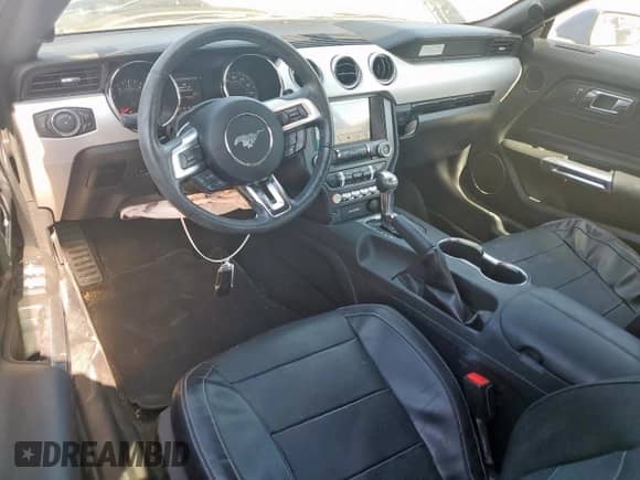 2017 Ford Mustang GT Premium z VIN 1FATP8FF0H5317025, wystawiony jako Copart lot #86540225 z przebiegiem 66 615 mil mil oraz Szkoda całkowita • Salvage title. Historia ofert i sprzedaży dostępna na DreamBid. Obrazek 8.