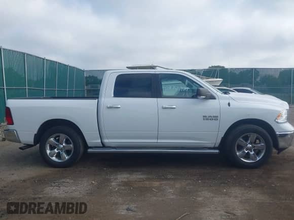 2017 Ram 1500 Big Horn z VIN 1C6RR7LG9HS546785, wystawiony jako IAAI lot #42745929 z przebiegiem 124 865 mil mil oraz . Historia ofert i sprzedaży dostępna na DreamBid. Obrazek 13.