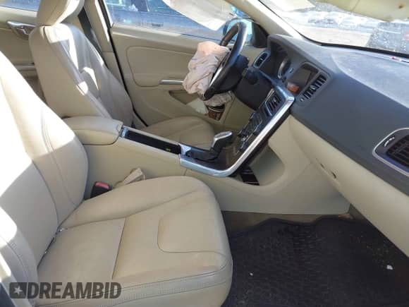 2013 Volvo S60 T5 с VIN YV1612FH3D2204716, выставлен на аукционе IAAI как лот 41002775 с пробегом 105 916 миль миль и . История ставок и продаж доступна на DreamBid. Изображение 5.