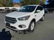 2017 Ford Escape SE с VIN 1FMCU9GD5HUB55836, выставлен на аукционе Copart как лот 89575825 с пробегом 136 775 миль миль и Чистый • Clean title. История ставок и продаж доступна на DreamBid. Изображение 1.