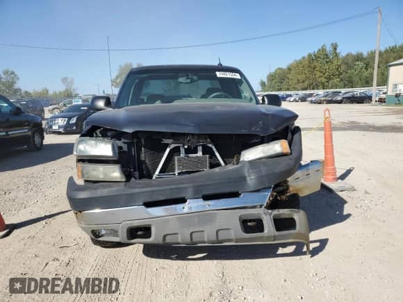 2003 Chevrolet Silverado 2500HD LT z VIN 1GCHK29U13E335712, wystawiony jako Copart lot #74421554 z przebiegiem Nie podano mil oraz Szkoda całkowita • Salvage title. Historia ofert i sprzedaży dostępna na DreamBid. Obrazek 5.
