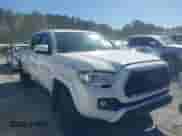 2021 Toyota Tacoma SR5 z VIN 3TYDZ5BN7MT003983, wystawiony jako IAAI lot #42052633 z przebiegiem 60 390 mil mil oraz . Historia ofert i sprzedaży dostępna na DreamBid. Obrazek 13.