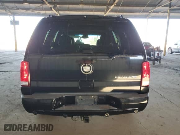 2006 Cadillac Escalade with VIN 1GYEK63N46R142196, listed as a Copart auction lot 82283685 with 212,279 mi miles and Clean title. Bid and sale history available at DreamBid. Image 6.