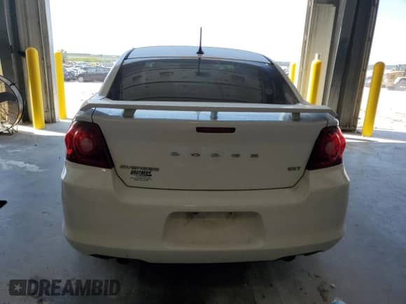 2013 Dodge Avenger SXT z VIN 1C3CDZCG3DN720954, wystawiony jako Copart lot #71964185 z przebiegiem 130 474 mil mil oraz Szkoda całkowita • Salvage title. Historia ofert i sprzedaży dostępna na DreamBid. Obrazek 6.
