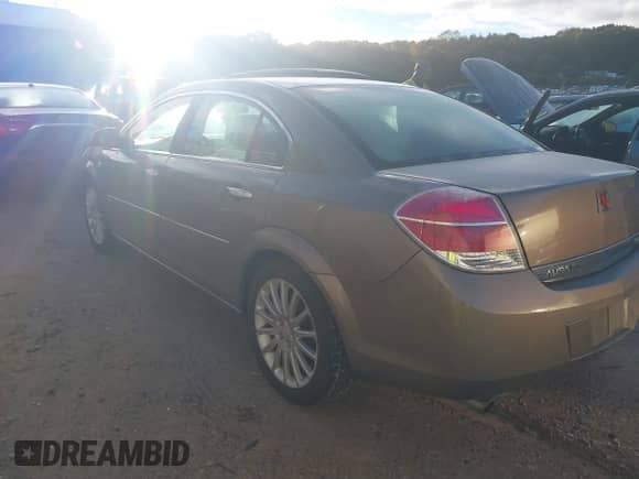 2007 Saturn Aura XR z VIN 1G8ZV57797F219890, wystawiony jako IAAI lot #43501676 z przebiegiem 172 341 mil mil oraz . Historia ofert i sprzedaży dostępna na DreamBid. Obrazek 3.