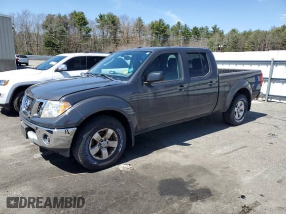 2011 Nissan Frontier SV z VIN 1N6AD0FV6BC428729, wystawiony jako Copart lot #53972565 z przebiegiem 130 761 mil mil oraz Czysty tytuł • Clean title. Historia ofert i sprzedaży dostępna na DreamBid. Obrazek 1.