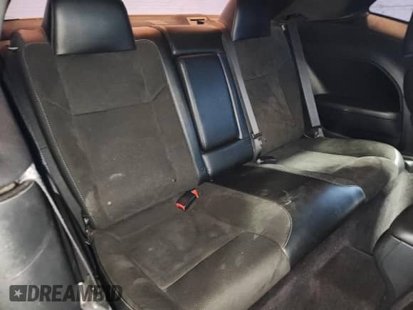 2017 Dodge Challenger 392 Hemi Scat Pack Shaker z VIN 2C3CDZFJ5HH594585, wystawiony jako Copart lot #70566905 z przebiegiem 85 780 mil mil oraz Czysty tytuł • Clean title. Historia ofert i sprzedaży dostępna na DreamBid. Obrazek 10.