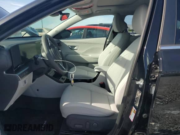 2025 Hyundai Kona Limited с VIN KM8HE3A37SU199926, выставлен на аукционе Copart как лот 63568655 с пробегом 149 миль миль и На запчасти • Non repairable. История ставок и продаж доступна на DreamBid. Изображение 7.