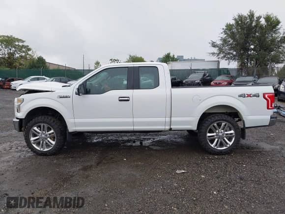 2016 Ford F-150 XLT z VIN 1FTFX1EF8GFC13486, wystawiony jako IAAI lot #43294015 z przebiegiem 212 733 mil mil oraz . Historia ofert i sprzedaży dostępna na DreamBid. Obrazek 15.