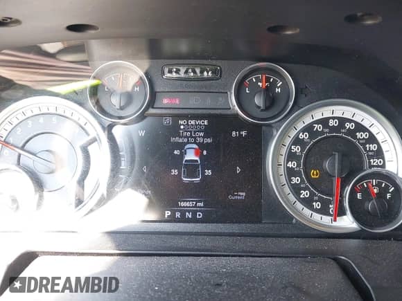 2016 Ram 1500 Big Horn z VIN 1C6RR7LT1GS331154, wystawiony jako IAAI lot #43008093 z przebiegiem 166 657 mil mil oraz . Historia ofert i sprzedaży dostępna na DreamBid. Obrazek 7.