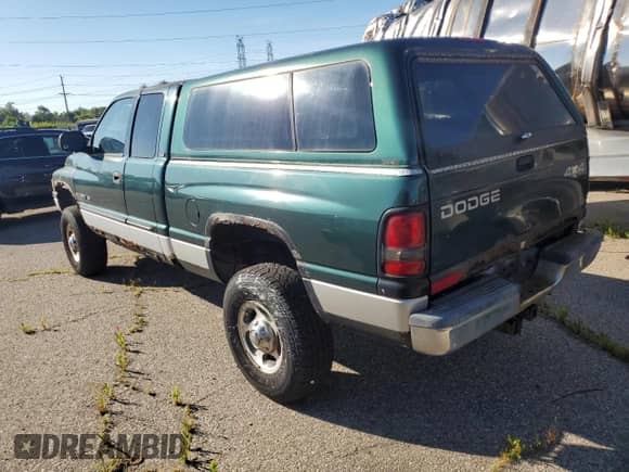 2002 Dodge 2500 with VIN 3B7KF23Z32M247123, listed as a Copart auction lot 65627935 with 181,273 mi miles and Clean title. Bid and sale history available at DreamBid. Image 2.