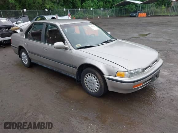 1993 Honda Accord LX z VIN JHMCB7650PC050732, wystawiony jako IAAI lot #42269319 z przebiegiem 77 651 mil mil oraz . Historia ofert i sprzedaży dostępna na DreamBid. Obrazek 1.