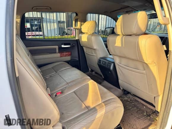 2008 Toyota Tundra Limited z VIN 5TFDV58168X073440, wystawiony jako Copart lot #90197965 z przebiegiem Nie podano mil oraz Czysty tytuł • Clean title. Historia ofert i sprzedaży dostępna na DreamBid. Obrazek 6.