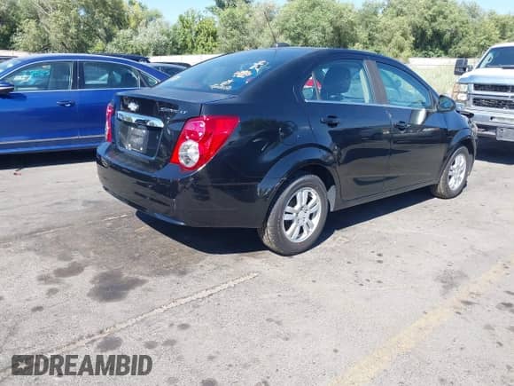 2016 Chevrolet Sonic LT с VIN 1G1JC5SHXG4180398, выставлен на аукционе IAAI как лот 42929032 с пробегом 98 733 миль миль и . История ставок и продаж доступна на DreamBid. Изображение 4.