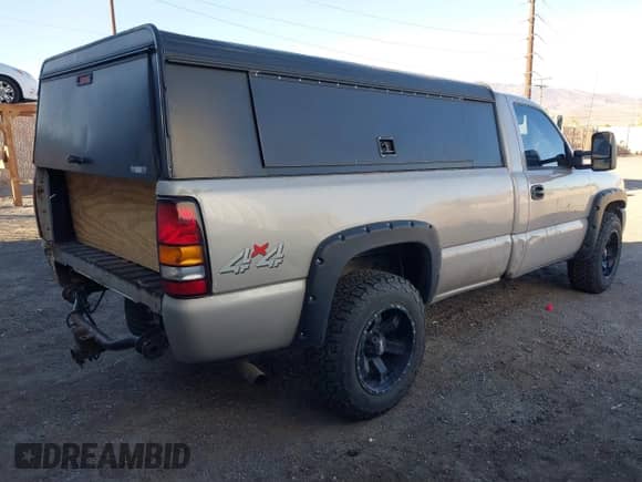 2004 GMC Sierra 1500 SLE with VIN 1GTEK14T94Z197522, listed as a IAAI auction lot 41653960 with 194,046 mi miles and . Bid and sale history available at DreamBid. Image 4.