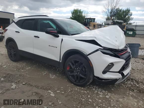 2024 Chevrolet Blazer LT with VIN 3GNKBHR43RS139527, listed as a Copart auction lot 69691125 with 32,940 mi miles and Non repairable. Bid and sale history available at DreamBid. Image 4.