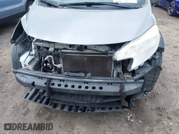 2015 Nissan Note SV z VIN 3N1CE2CP0FL439135, wystawiony jako IAAI lot #42456245 z przebiegiem 92 788 mil mil oraz . Historia ofert i sprzedaży dostępna na DreamBid. Obrazek 17.