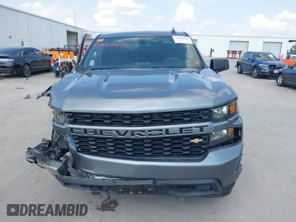 2020 Chevrolet Silverado 1500 Custom z VIN 3GCPWBEF2LG302881, wystawiony jako IAAI lot #43100349 z przebiegiem 89 376 mil mil oraz . Historia ofert i sprzedaży dostępna na DreamBid. Obrazek 12.