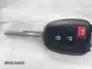 2015 Toyota Prius One z VIN JTDKDTB33F1575685, wystawiony jako IAAI lot #43508333 z przebiegiem 121 064 mil mil oraz . Historia ofert i sprzedaży dostępna na DreamBid. Obrazek 11.