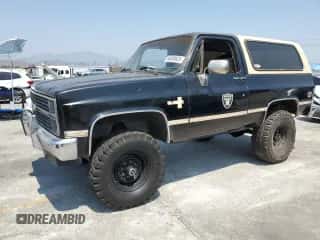 1984 Chevrolet Blazer z VIN 1G8EK18L7EF103967, wystawiony jako Copart lot #64859625 z przebiegiem 53 760 mil mil oraz Czysty tytuł • Clean title. Historia ofert i sprzedaży dostępna na DreamBid. Obrazek 1.