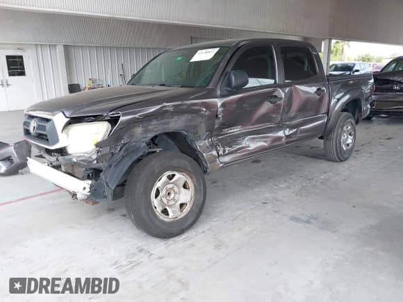 2014 Toyota Tacoma PreRunner z VIN 5TFJX4GN1EX033709, wystawiony jako IAAI lot #42138812 z przebiegiem 168 561 mil mil oraz . Historia ofert i sprzedaży dostępna na DreamBid. Obrazek 2.