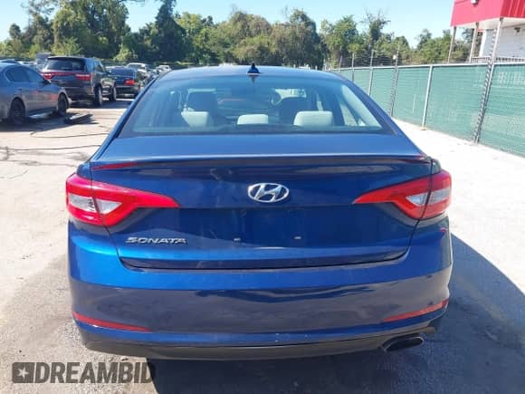 2017 Hyundai Sonata 2.4L с VIN 5NPE24AF4HH572424, выставлен на аукционе IAAI как лот 43352563 с пробегом 118 629 миль миль и . История ставок и продаж доступна на DreamBid. Изображение 17.