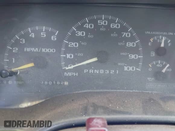 1998 Chevrolet Silverado 1500 z VIN 2GCEK19R4W1202814, wystawiony jako IAAI lot #43276189 z przebiegiem 380 182 mil mil oraz . Historia ofert i sprzedaży dostępna na DreamBid. Obrazek 7.