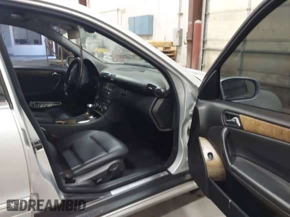 2007 Mercedes-Benz C 230 Sport with VIN WDBRF52H67F859122, listed as a IAAI auction lot 42916389 with 157,115 mi miles and . Bid and sale history available at DreamBid. Image 5.