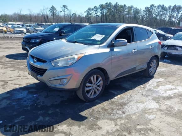 2013 Hyundai Tucson GLS с VIN KM8JUCAC9DU643556, выставлен на аукционе IAAI как лот 41600770 с пробегом 139 161 миль миль и . История ставок и продаж доступна на DreamBid. Изображение 2.