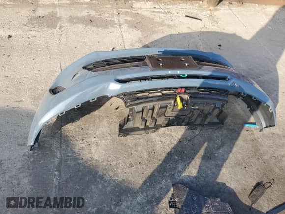 2024 Dodge Hornet R/T z VIN ZACPDFCW1R3A09634, wystawiony jako Copart lot #87491244 z przebiegiem 12 065 mil mil oraz Szkoda całkowita • Salvage title. Historia ofert i sprzedaży dostępna na DreamBid. Obrazek 13.