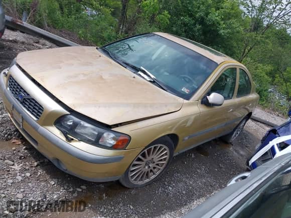 2001 Volvo S60 с VIN YV1RS58D712019070, выставлен на аукционе IAAI как лот 41235253 с пробегом 174 583 миль миль и . История ставок и продаж доступна на DreamBid. Изображение 2.