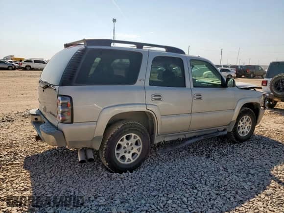 2005 Chevrolet Tahoe Z71 with VIN 1GNEK13T05R228523, listed as a Copart auction lot 68789085 with 304,846 mi miles and Salvage title. Bid and sale history available at DreamBid. Image 3.