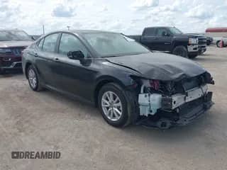 2025 Toyota Camry SE with VIN 4T1DAACK7SU586110, listed as a IAAI auction lot 43388748 with 7,264 mi miles and . Bid and sale history available at DreamBid. Image 1.